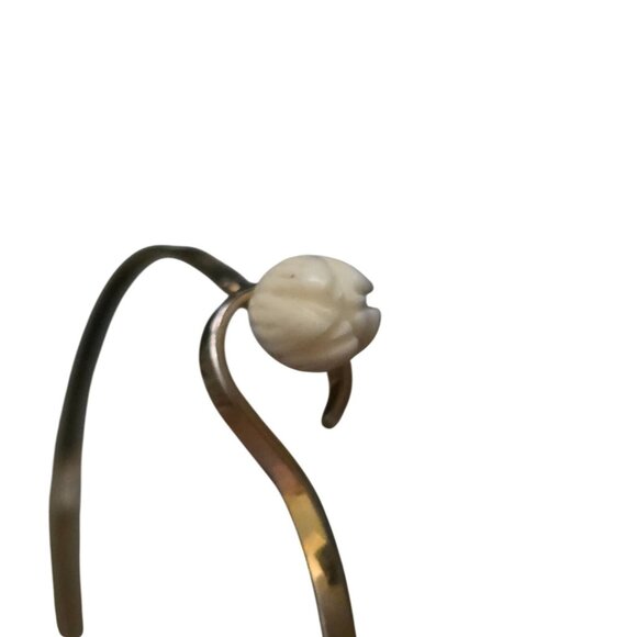 Vintage‎ Avon Carved Ivory-Like Floral Bead Bracelet - Picture 3 of 6